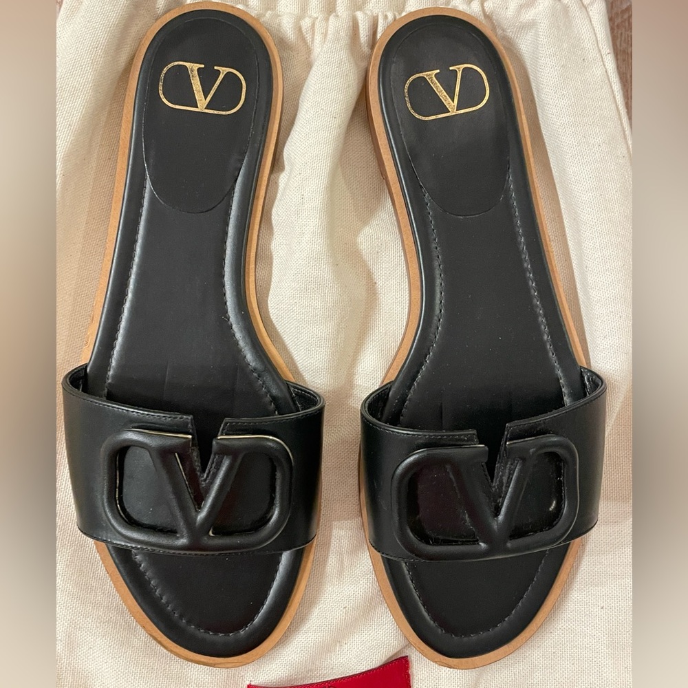 VALENTINO Slides - Picture 7 of 10